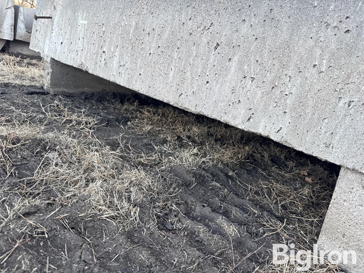 8'-concrete-feed-bunks-image-19