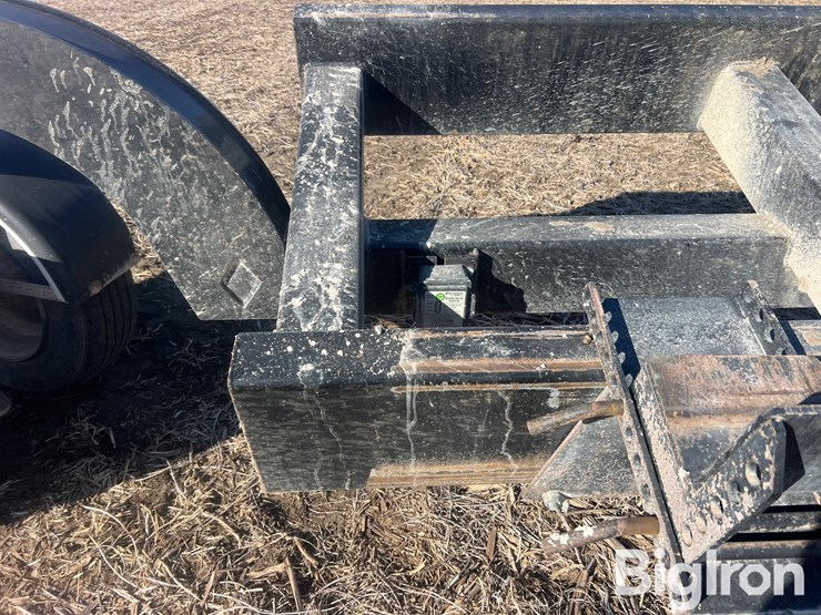 48'-t/a-header-trailer-image-15