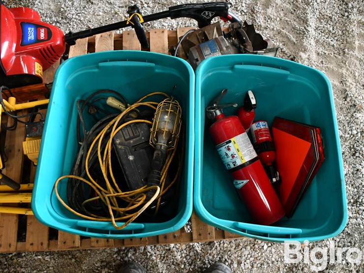 pallet-of-farm-supports-image-15