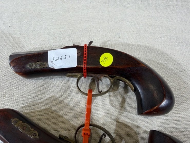 #200-•-pair-of-derringer-pistols-image-19