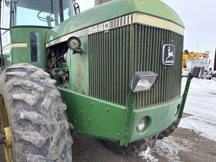 john-deere-8440-image-18