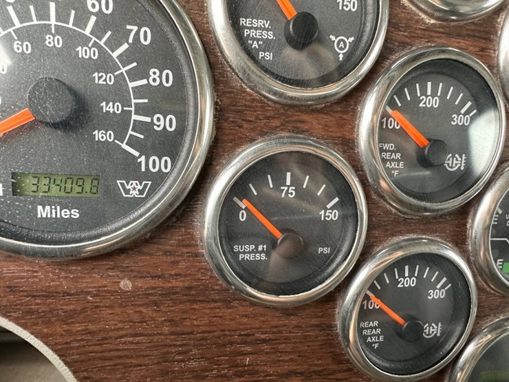 2013-western-star-4900-image-11