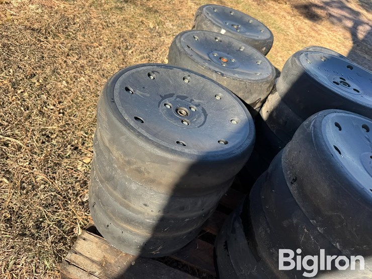 john-deere-closing-wheels-image-13