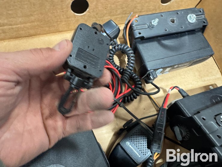 motorola-radios-image-12