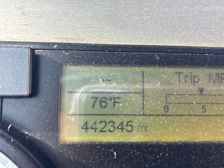 2014-freightliner-coronado-122-sd-image-2