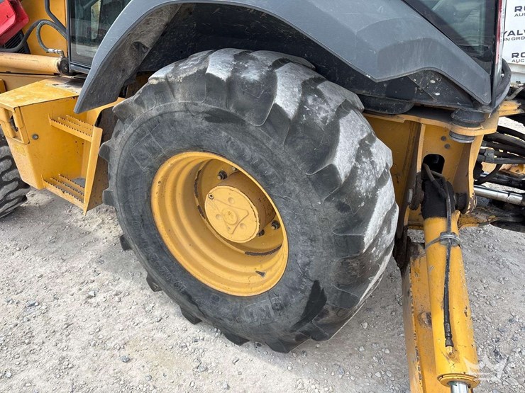 2014-deere-310sk-image-33