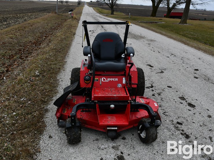 2015-shivvers-country-clipper-25560kaj-1040-riding-lawn-mower-image-2