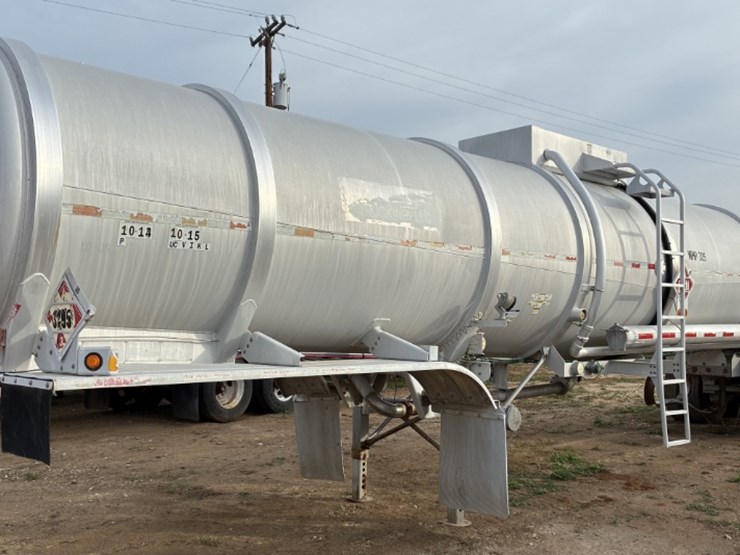 2010-heil-trailer-image-1