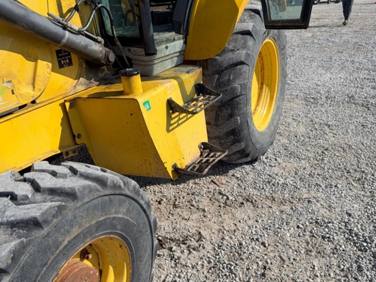 new-holland-b95b-image-27