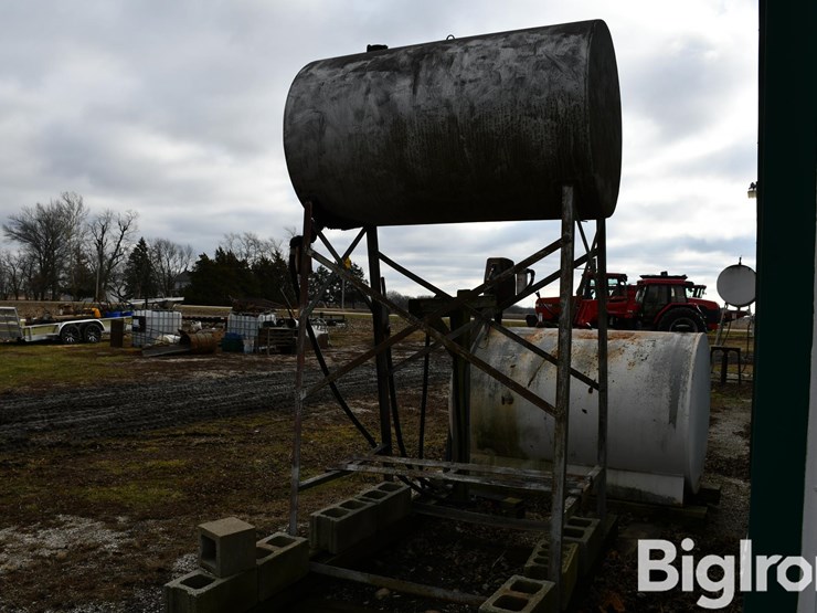 250-gallon-fuel-tank-on-stand-image-7