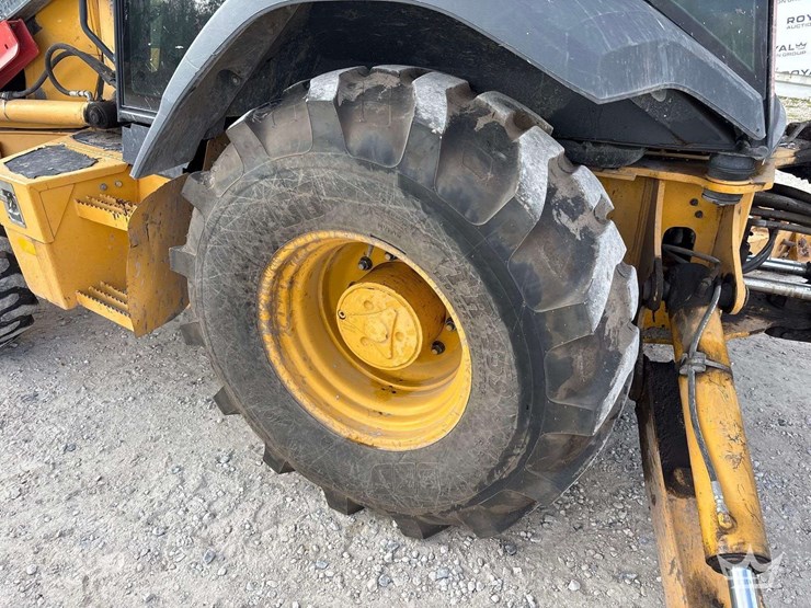 2015-deere-310sl-image-33