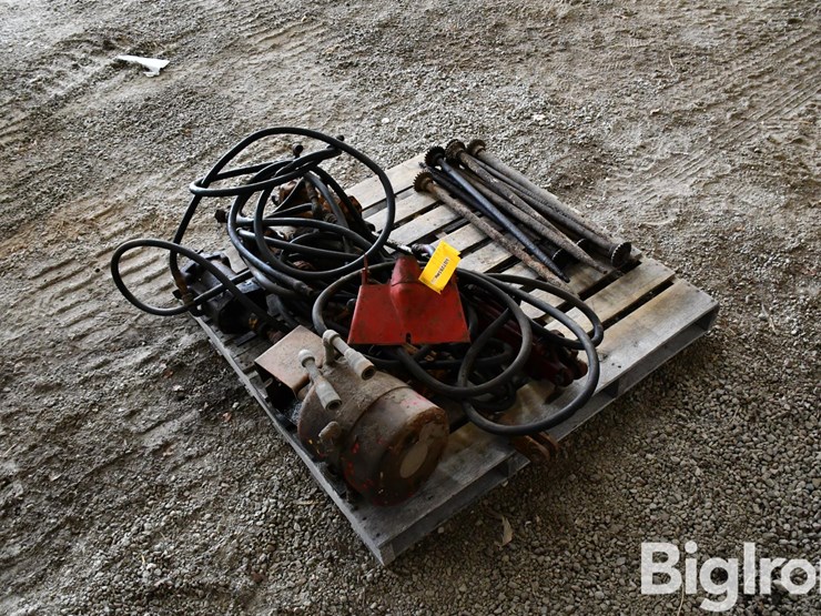 pallet-of-farm-supports-image-7