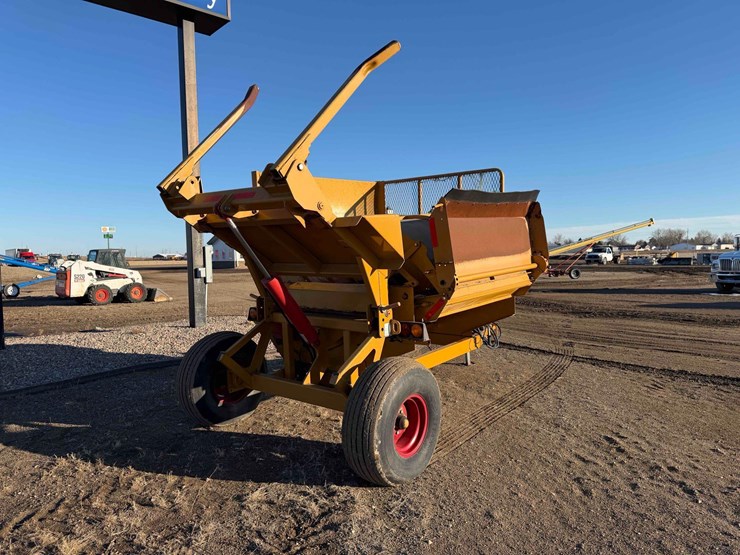 2011-haybuster-2650-image-5