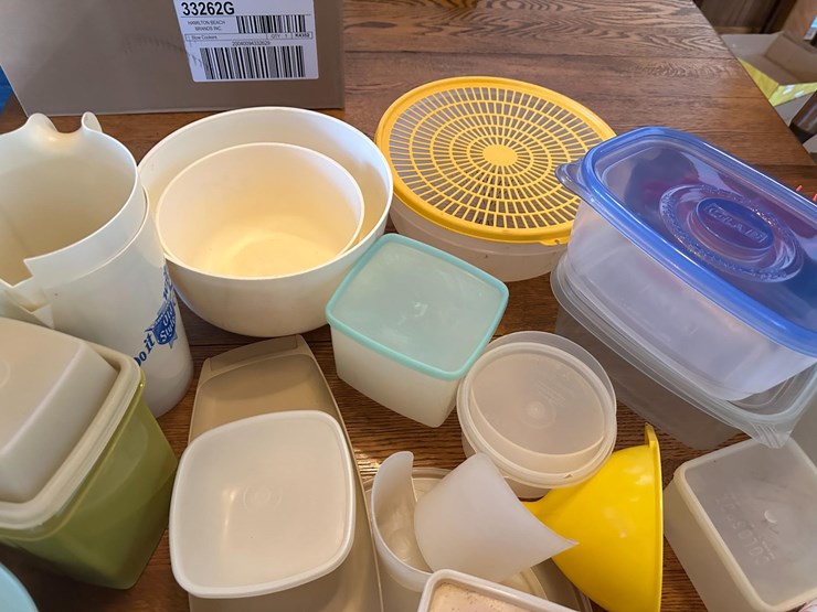 misc.-plastic-tupperware-image-7