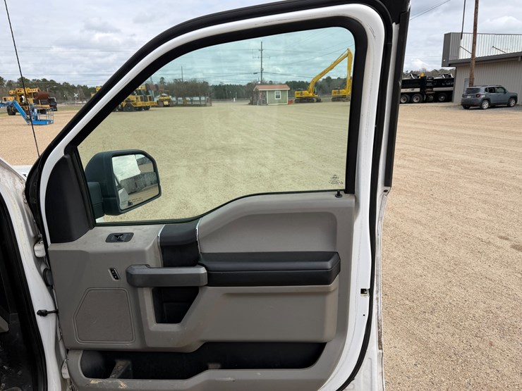 2016-ford-f150-image-4