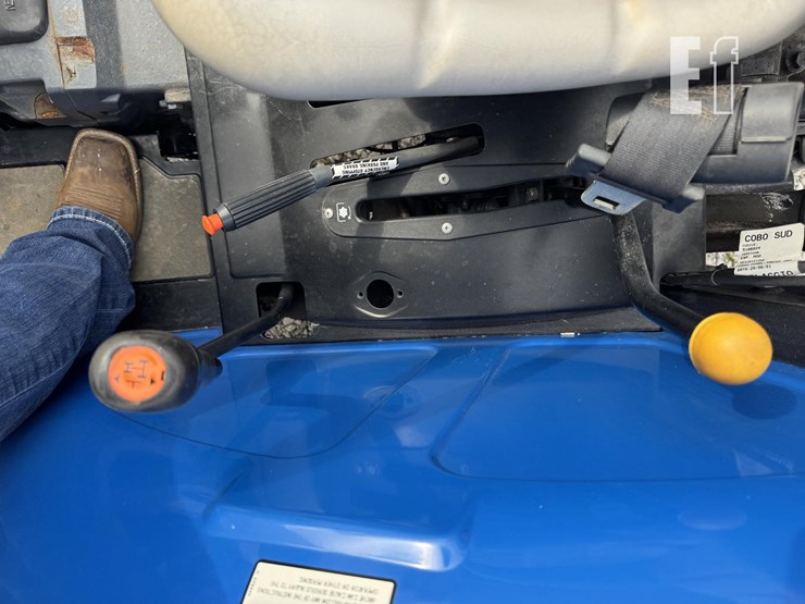 new-holland-tn65-image-12