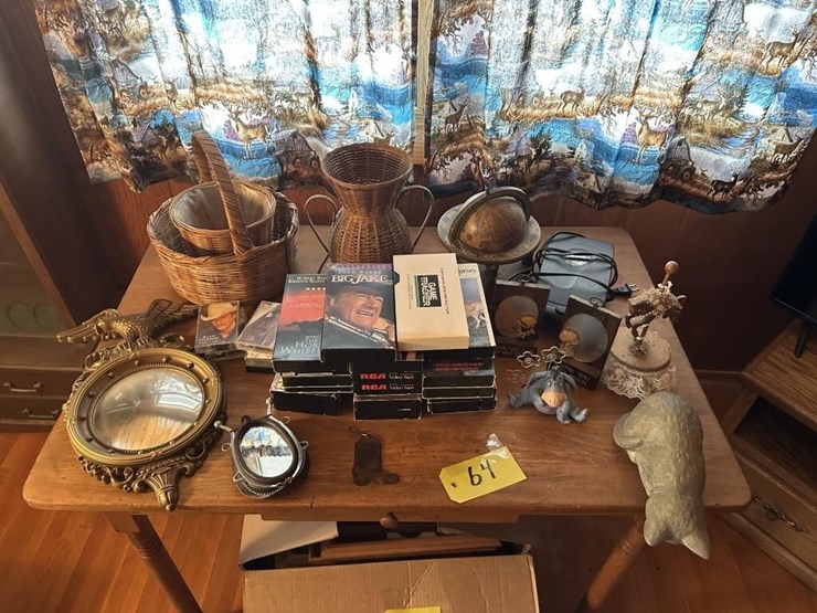 rustic-wall-displays-&-vintage-films-image-2