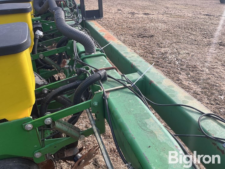 john-deere-2630-image-11