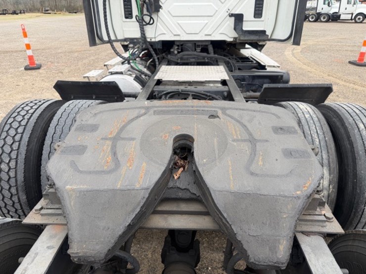 2016-international-prostar-image-11