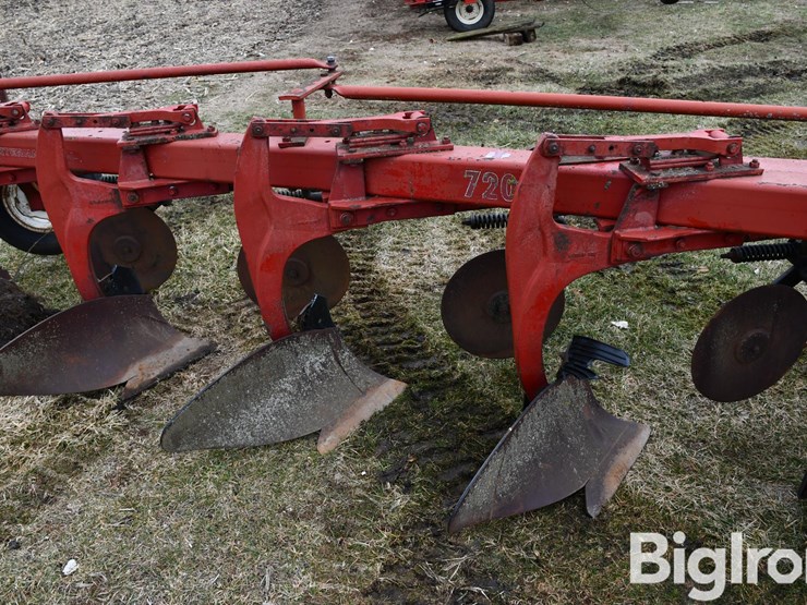 international-720-image-16