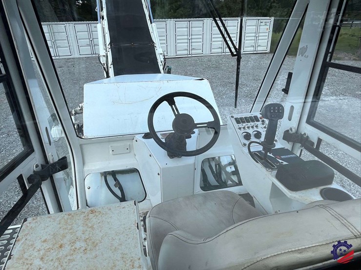 roadtec-cb100-sweeper-conveyor-image-45