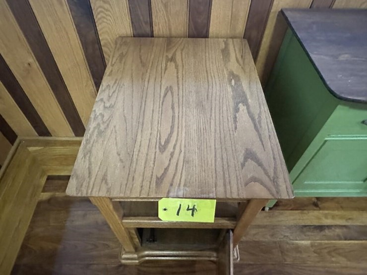 wooden-end-table-image-5