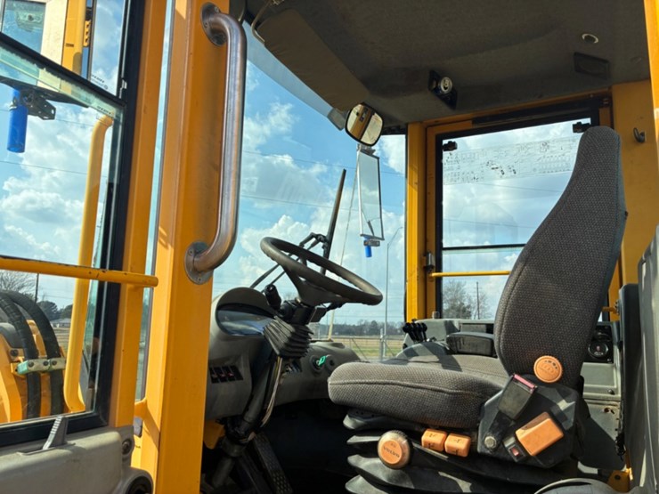 2004-volvo-l50d-image-6