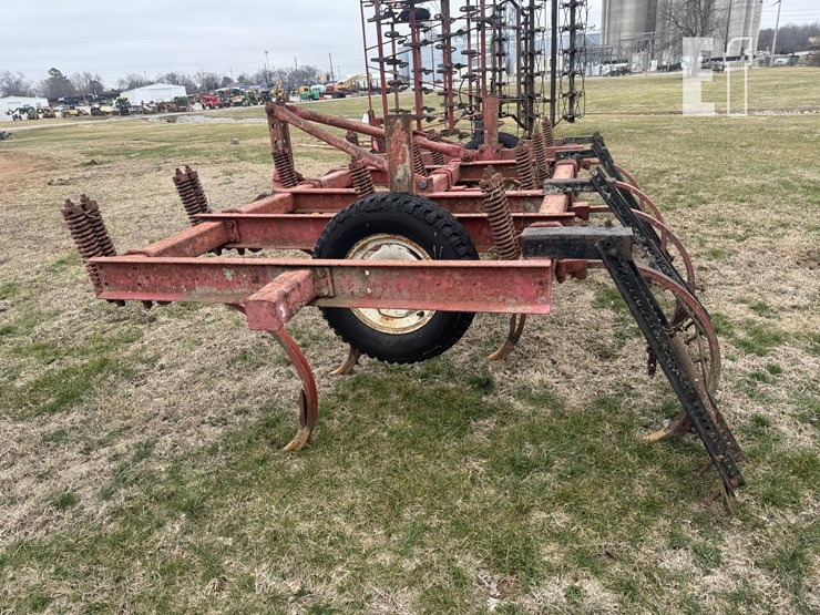 1983-bush-hog-12-image-8