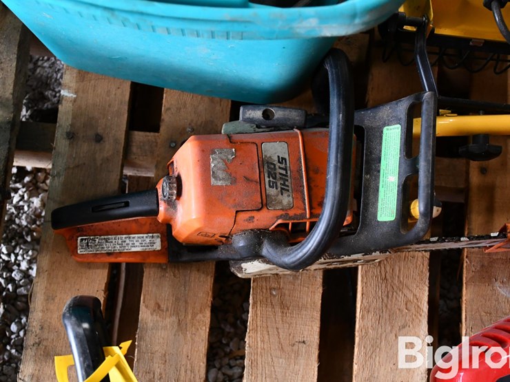 pallet-of-farm-supports-image-12