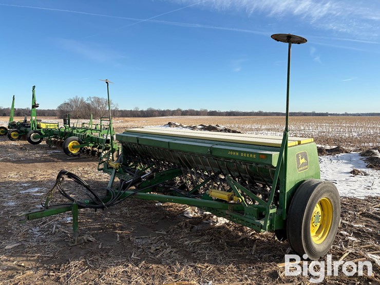 john-deere-8300-image-1