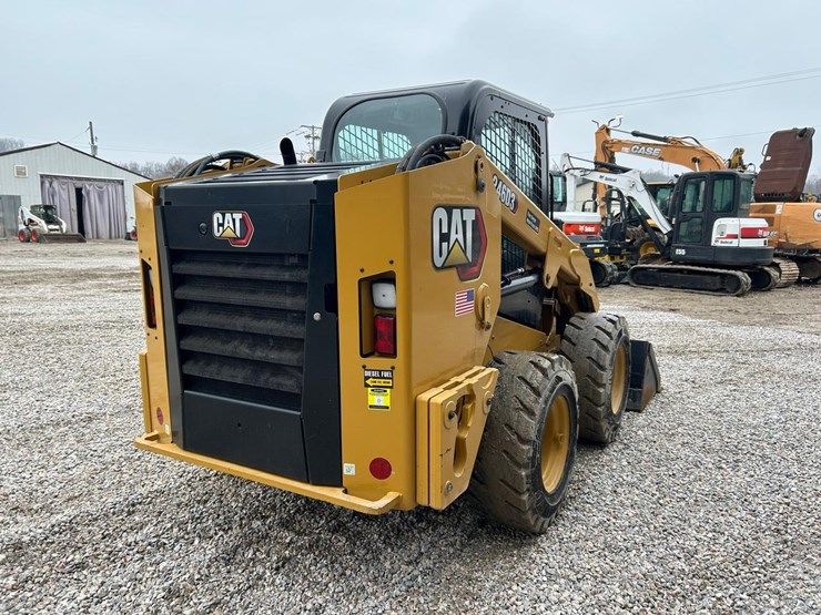 2019-caterpillar-246d3-image-4