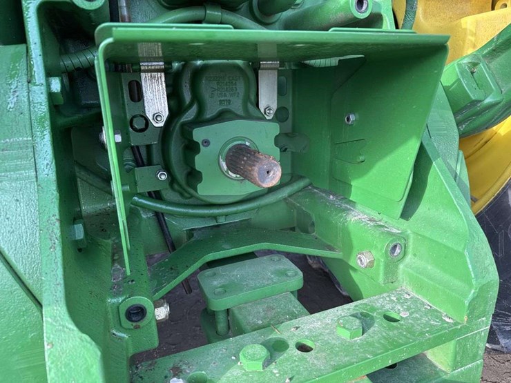 john-deere-8310r-image-21
