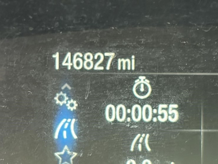 2020-ford-explorer-image-19