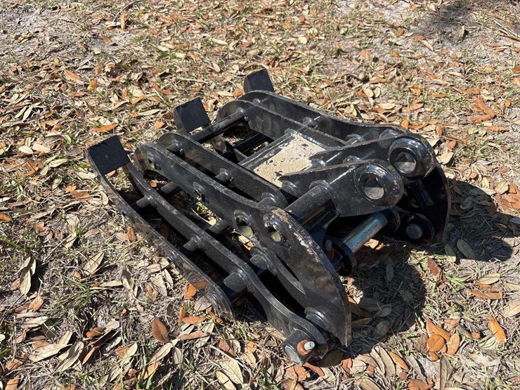 grapple-mini-excavator-attachment-image-5