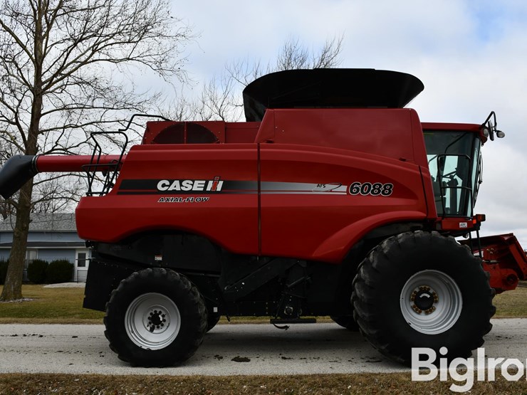 2011-case-ih-6088-image-4