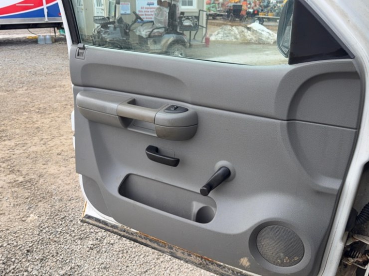 2008-chevrolet-3500hd-image-17