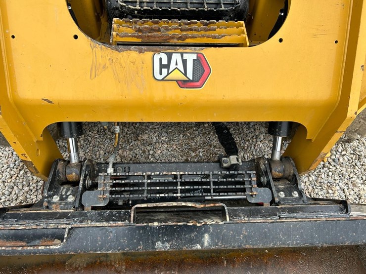 2019-caterpillar-246d3-image-10