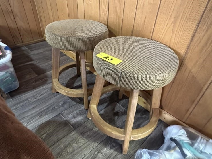padded-stools-image-2