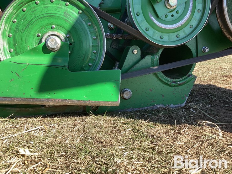 2010-john-deere-630f-image-13