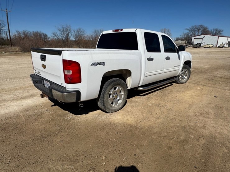 2010-chevrolet-1500-image-4