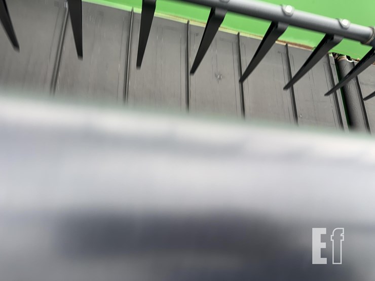 2018-john-deere-640fd-image-11