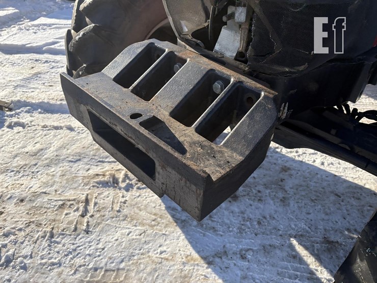 2013-case-ih-farmall-125a-image-17