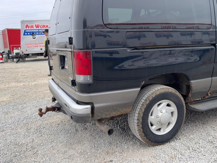 2003-ford-e350-image-7