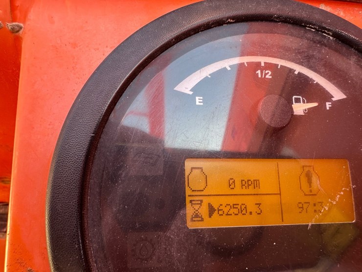 2013-sky-trak-10054-image-11