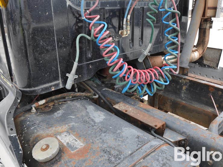 1991-international-8300-t/a-truck-tractor-image-17