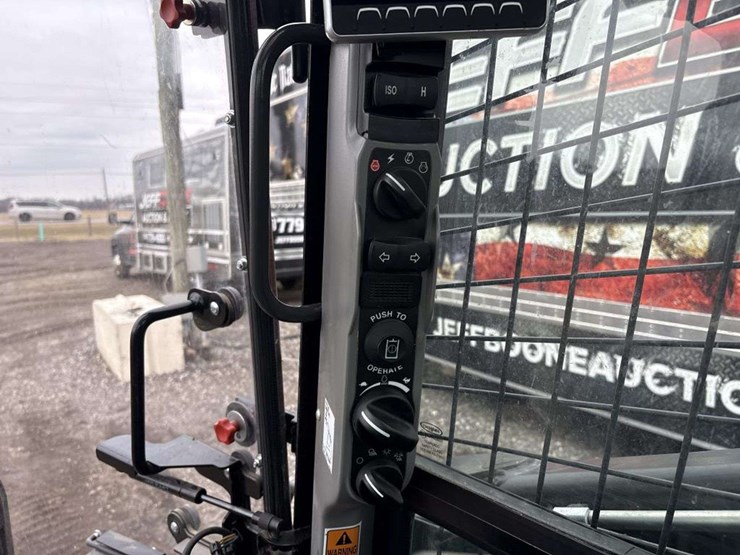 2024-new-holland-c337-image-19