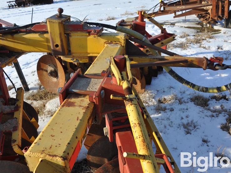 sunflower-9210-3-pt-levee-plow-w/-seeder-&-packer-image-18