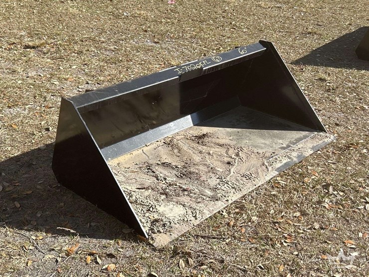 2025-swict-60in.-bucket-skid-steer-attachment-image-2