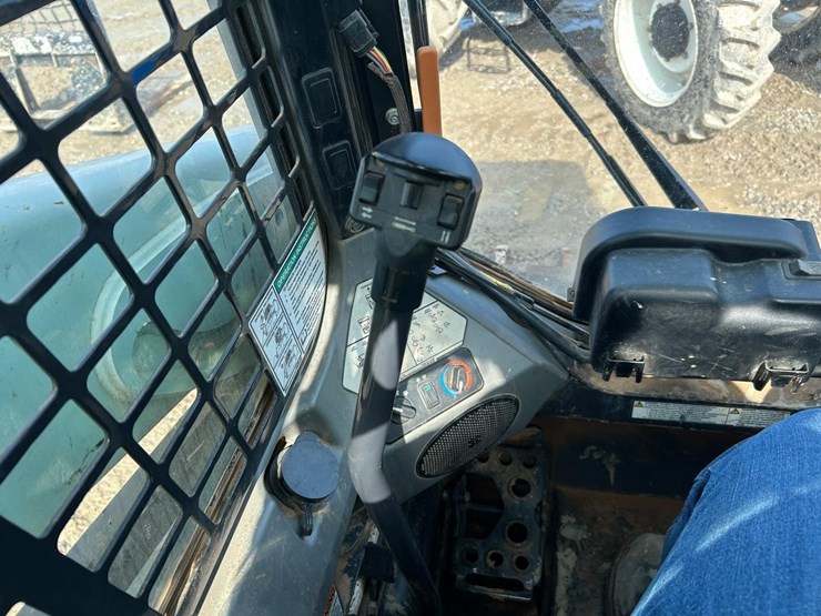 2019-bobcat-t595-image-23