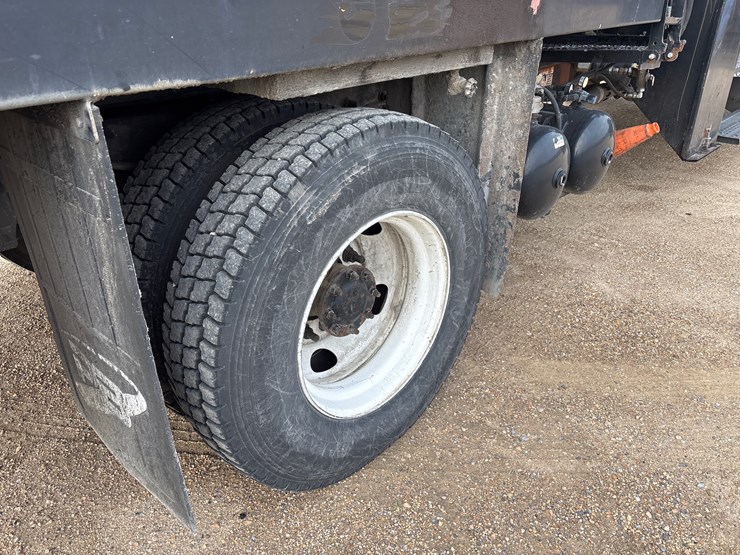 2016-ford-f750-xl-image-8